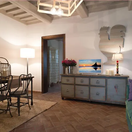Apartment San Ruffino Lari